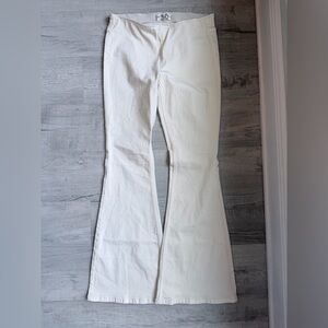 We The Free by Free People White Flare Jeans – Size 30